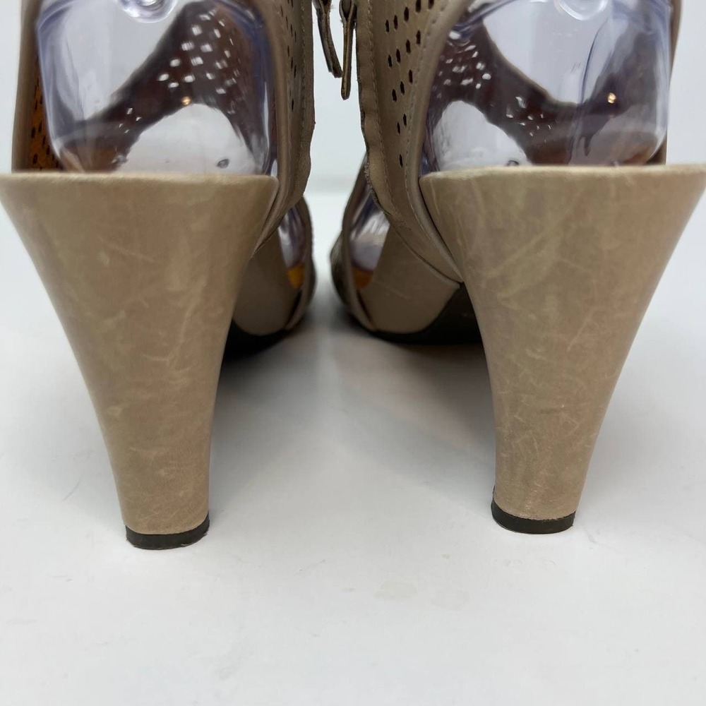 Tsubo Women's Cassius Cut Out Heels Size 6.5 Nude Color - Picture 8 of 16